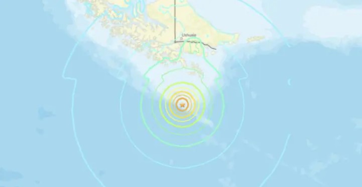 Tremor de magnitude 7.5 atinge Chile e Argentina; há alerta de tsunami