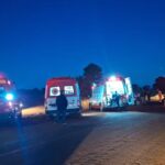 Batida entre ambulância e carreta mata ao menos três pessoas em Minas