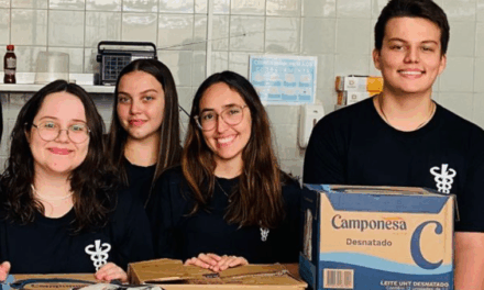 Alunos de Fisioterapia do Unifor-MG promoveram ação no Asilo São Francisco de Assis