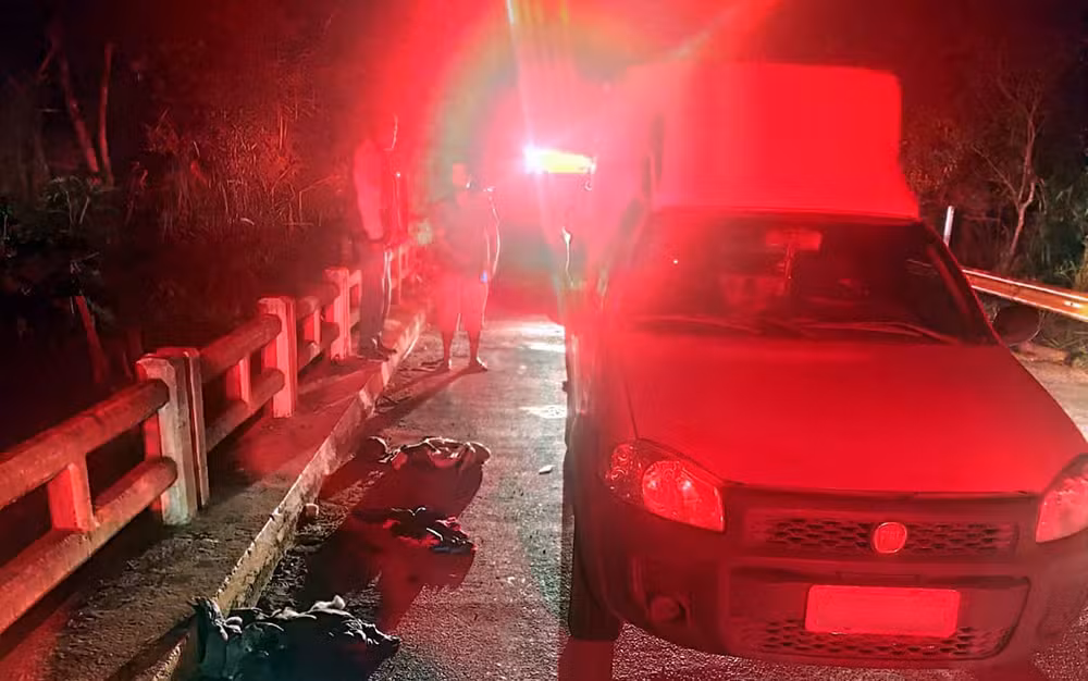 Homem fica gravemente ferido após ser atropelado em ponte na MG-647, em São José do Alegre, MG