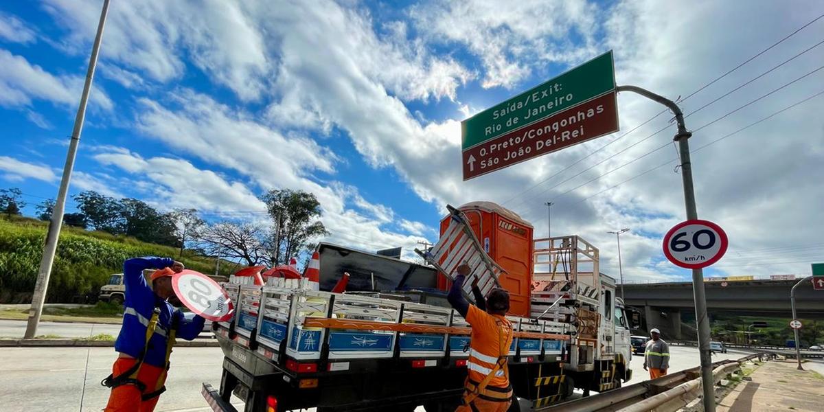 Com 20 placas novas, Via Expressa de BH começa a operar com novo limite de velocidade