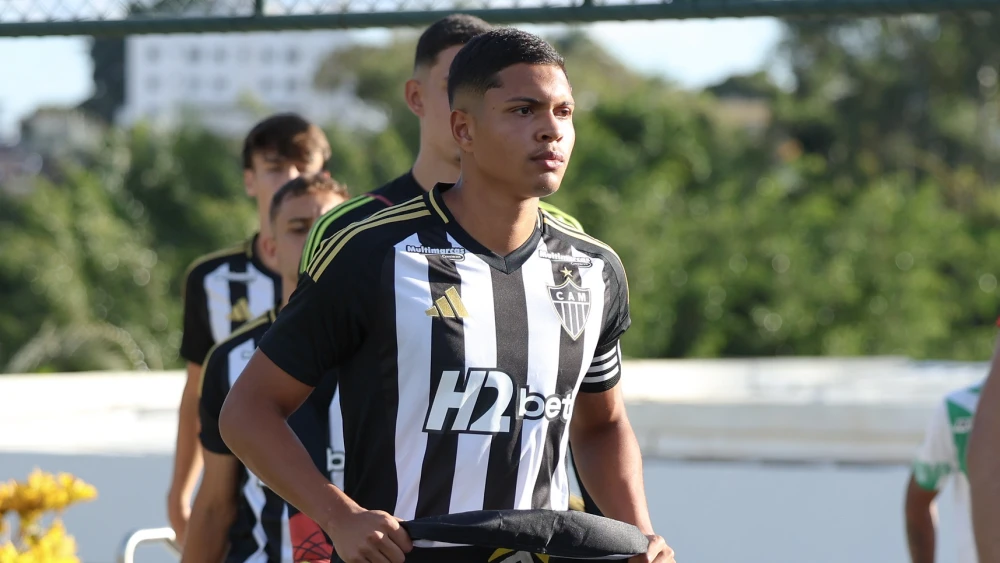 Capitão da base do Atlético recebe propostas da Europa e pode deixar o clube