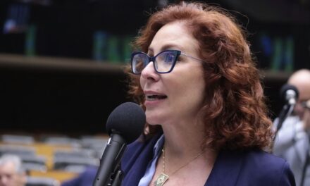 Governo da Itália diz que não sabe o paradeiro de Carla Zambelli