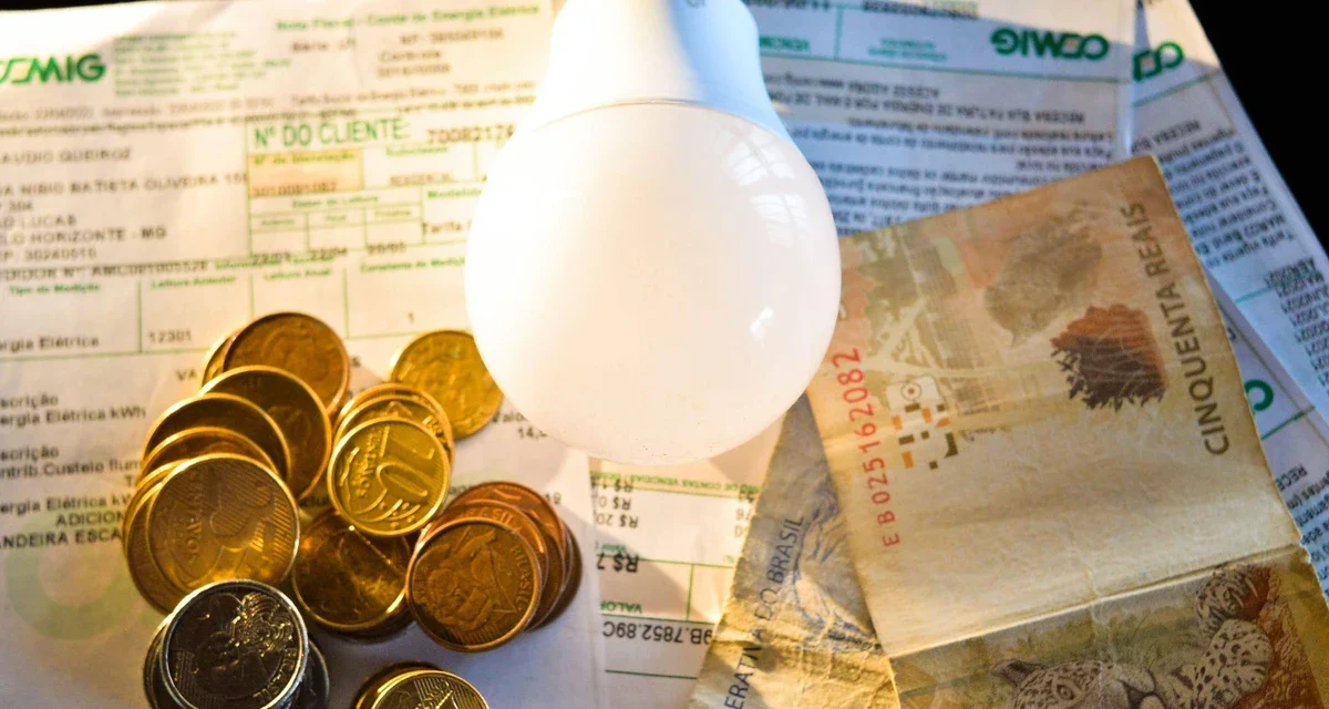 Conta de luz no Brasil subiu 177% em 15 anos; valor é 45% mais alto que a inflação do país