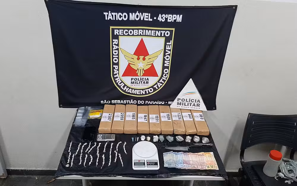 Cerca de 9 quilos de maconha e mais de 100 pedras de crack são apreendidos em operação da PM em São Sebastião do Paraíso, MG