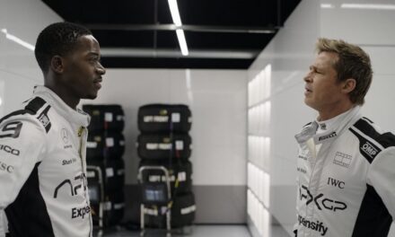 Exibição de “F1” marca estreia de projeto de cinema ao ar livre em BH