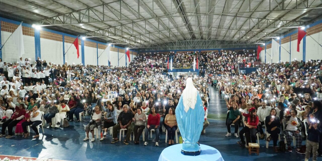 Encontro de Pentecostes reúne a Forania de Formiga no Ginásio Vicentão