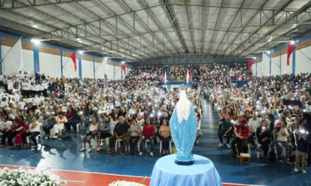 Encontro de Pentecostes reúne a Forania de Formiga no Ginásio Vicentão