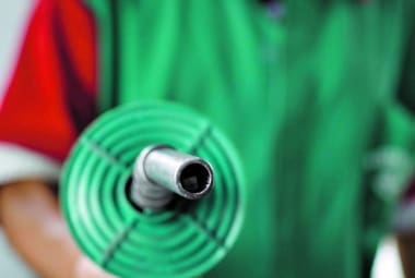 Petrobras reduz preço da gasolina a partir desta terça-feira; confira