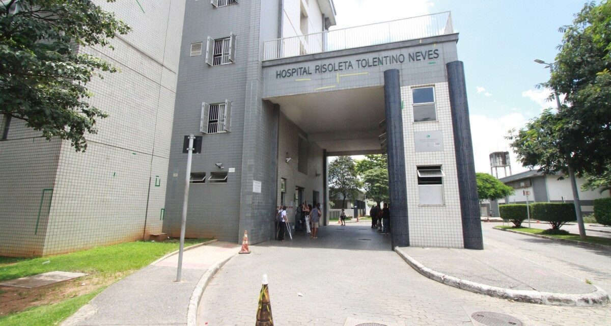 BH: carro desgovernado atropela três pessoas e prensa criança em portão