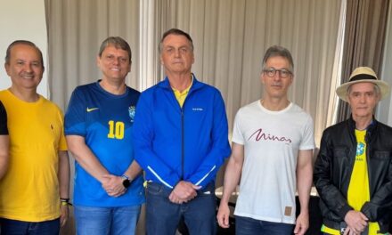Zema se reúne com Bolsonaro e Tarcísio antes de ato na Paulista contra o STF