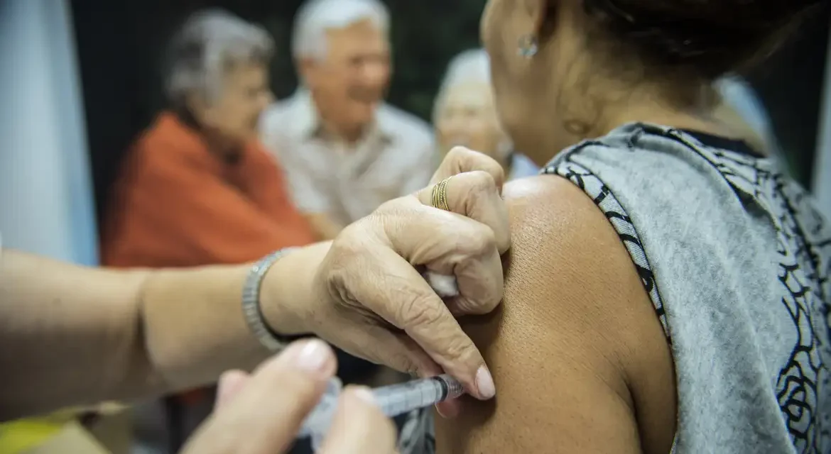 Idosos são os mais atingidos por infecções do vírus da gripe