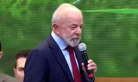 Em nova crítica, Lula diz que Trump “deveria ser mais chefe de Estado”