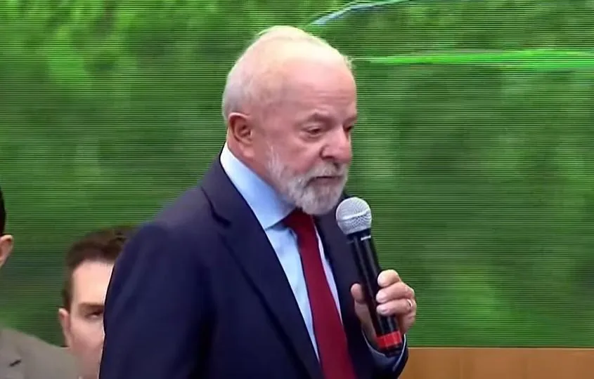 Em nova crítica, Lula diz que Trump “deveria ser mais chefe de Estado”