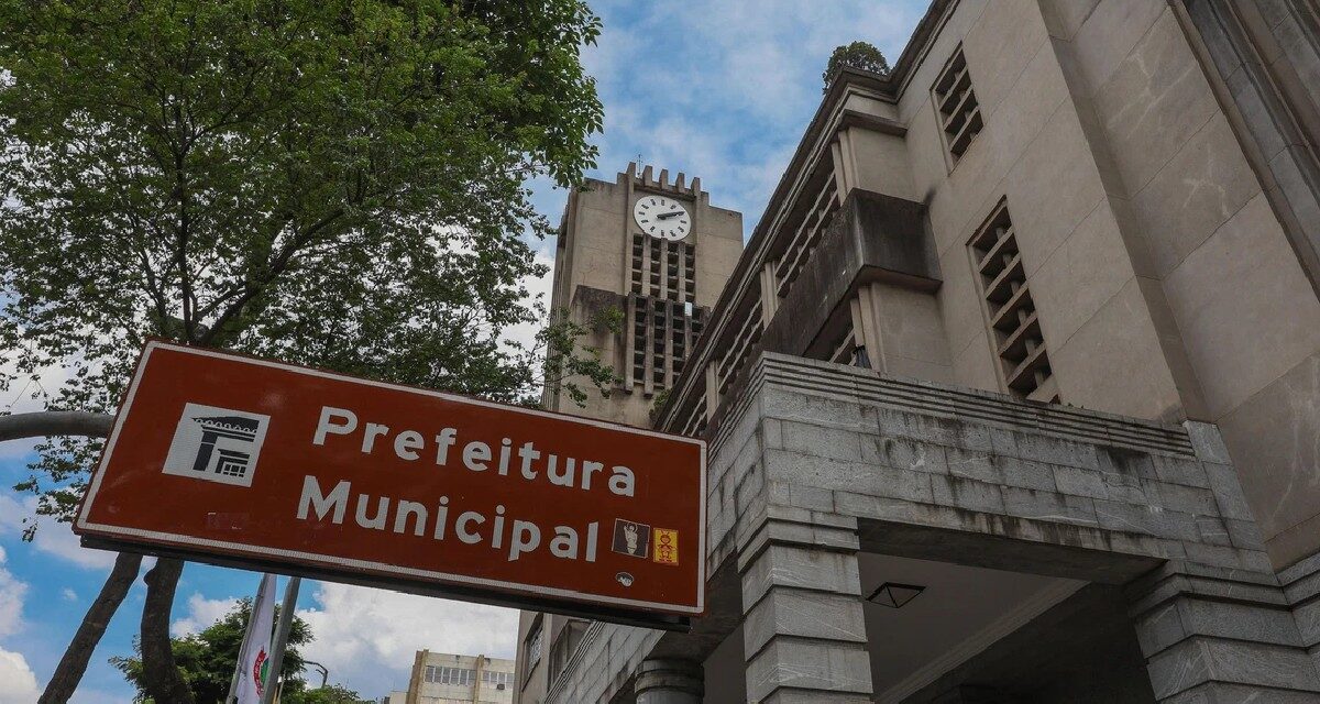 Sindicato dos professores repudia uso da Bíblia como material em escolas