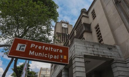 Sindicato dos professores repudia uso da Bíblia como material em escolas