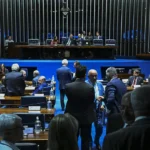 Senado aprova projeto que torna homicídio em escola crime hediondo