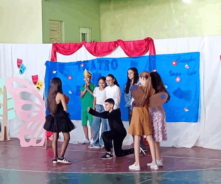 Egresso do Unifor-MG transforma literatura em arte com projeto “Teatro na Escola”