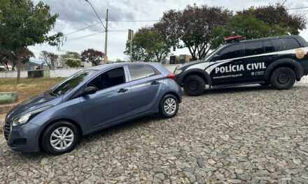 Veículo clonado é apreendido pela PCMG, em Itaúna