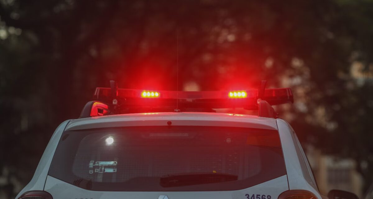 Homem se revolta ao ser chamado de ‘pequeno’ em bar e esfaqueia amigo em Esmeraldas