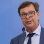 Ao deixar prisão, ex-ministro diz à CNN que vai esclarecer “mal-entendido”