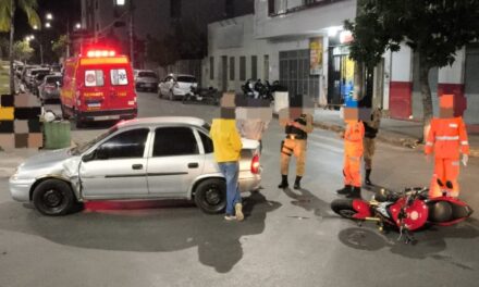 Colisão entre motocicleta e carro foi registrado, em Arcos