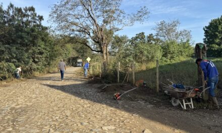 Prefeito Itamar da Tamafe assina ordem de serviço para recapeamento asfáltico da estrada Sebastião Maneca, em Pains