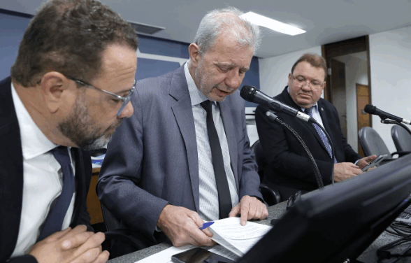 Projeto busca garantir vagas de estacionamento para gestantes e pessoas com crianças de colo