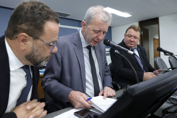 Projeto busca garantir vagas de estacionamento para gestantes e pessoas com crianças de colo