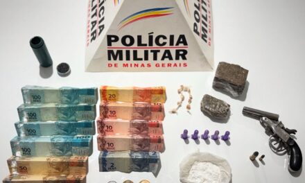 Polícia Militar apreende armas, drogas e munições, em Bambuí