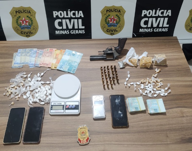 PCMG prende dupla por tráfico de drogas e posse ilegal de arma, em Bom Despacho