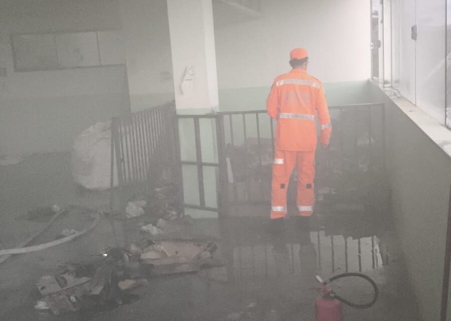 Incêndio em supermercado mobiliza Bombeiros no Centro de Formiga