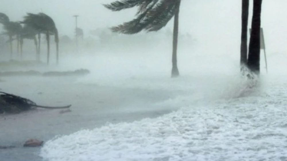 Ciclone extratropical e frente fria podem levar chuva de até 100 mm a três estados
