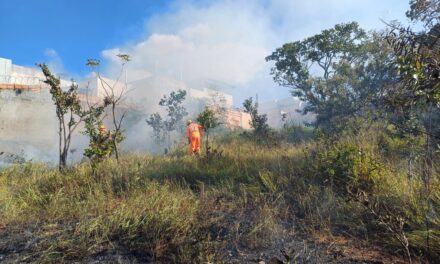 Incêndio foi registrado na tarde dessa quinta-feira (26), em Formiga