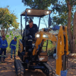 SAAE de Formiga adquire miniescavadeira para reforçar serviços de água e esgoto
