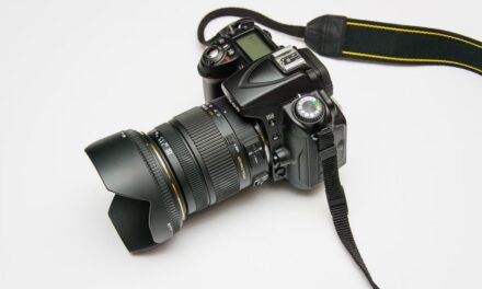 Golpe do book de debutante: fotógrafa com mais de 120 mil seguidores é alvo da Polícia Civil de MG