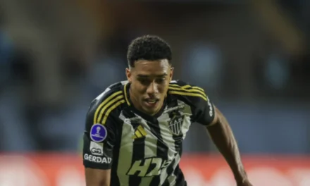 Atlético acerta empréstimo de atacante a clube dos Emirados Árabes