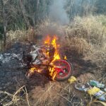 População se revolta após atropelamento de criança e incendeia motocicleta, no bairro Geraldo Veloso