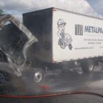 Caminhão pega fogo na MG-050, em Formiga