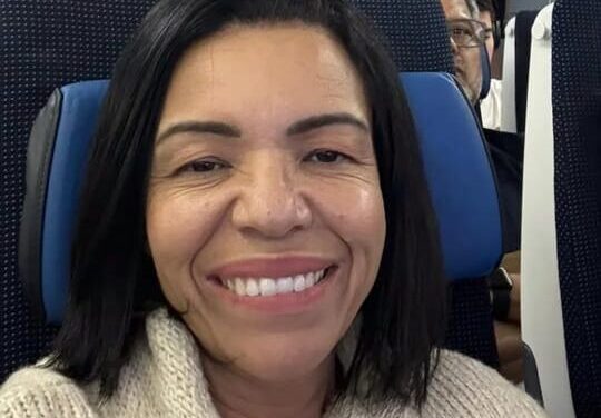 Vice-prefeita de Divinópolis precisa se proteger em abrigo antiaéreo em Israel