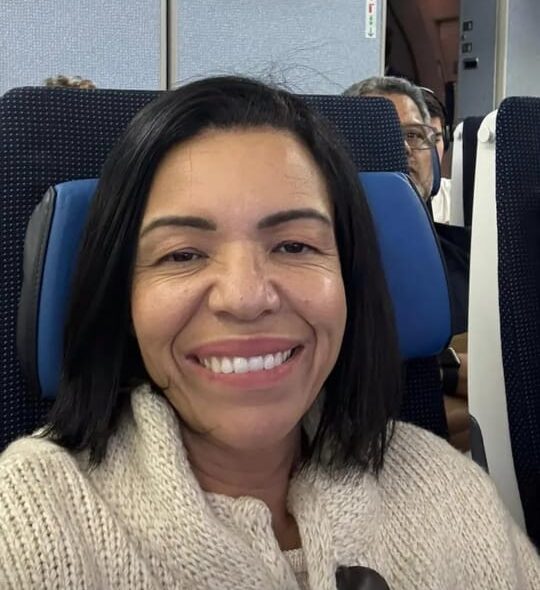 Vice-prefeita de Divinópolis precisa se proteger em abrigo antiaéreo em Israel
