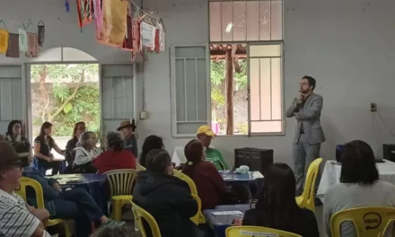 Junho Violeta: ação reforça conscientização e combate à violência contra a pessoa idosa, em Formiga