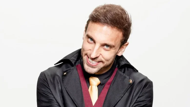 Justiça condena Léo Lins a oito anos de prisão por piadas preconceituosas em show