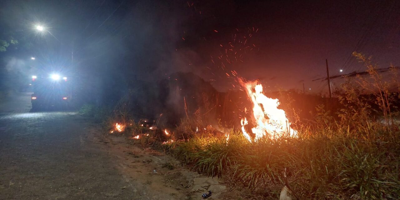 Incêndio foi registrado no bairro Industrial, em Formiga