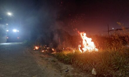 Incêndio foi registrado no bairro Industrial, em Formiga