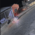 Câmeras registram queda de motociclista na rua do Tiro de Guerra; Confira o vídeo