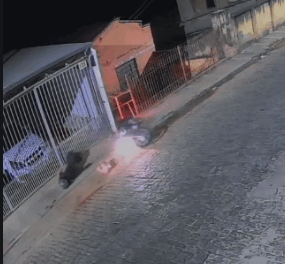 Câmeras registram queda de motociclista na rua do Tiro de Guerra; Confira o vídeo