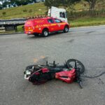 Colisão entre motocicleta e caminhão foi registrada, em Oliveira