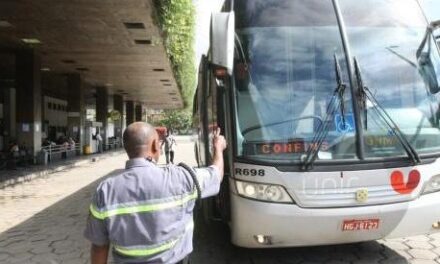 Puxado por transportes, setor de serviços cresce pelo terceiro mês consecutivo