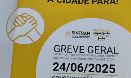 Greve dos servidores públicos paralisa escolas e serviços, em Bambuí